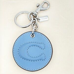 COACH Mirror Bag Charm with Signature Logo Leather Cornflower CS060